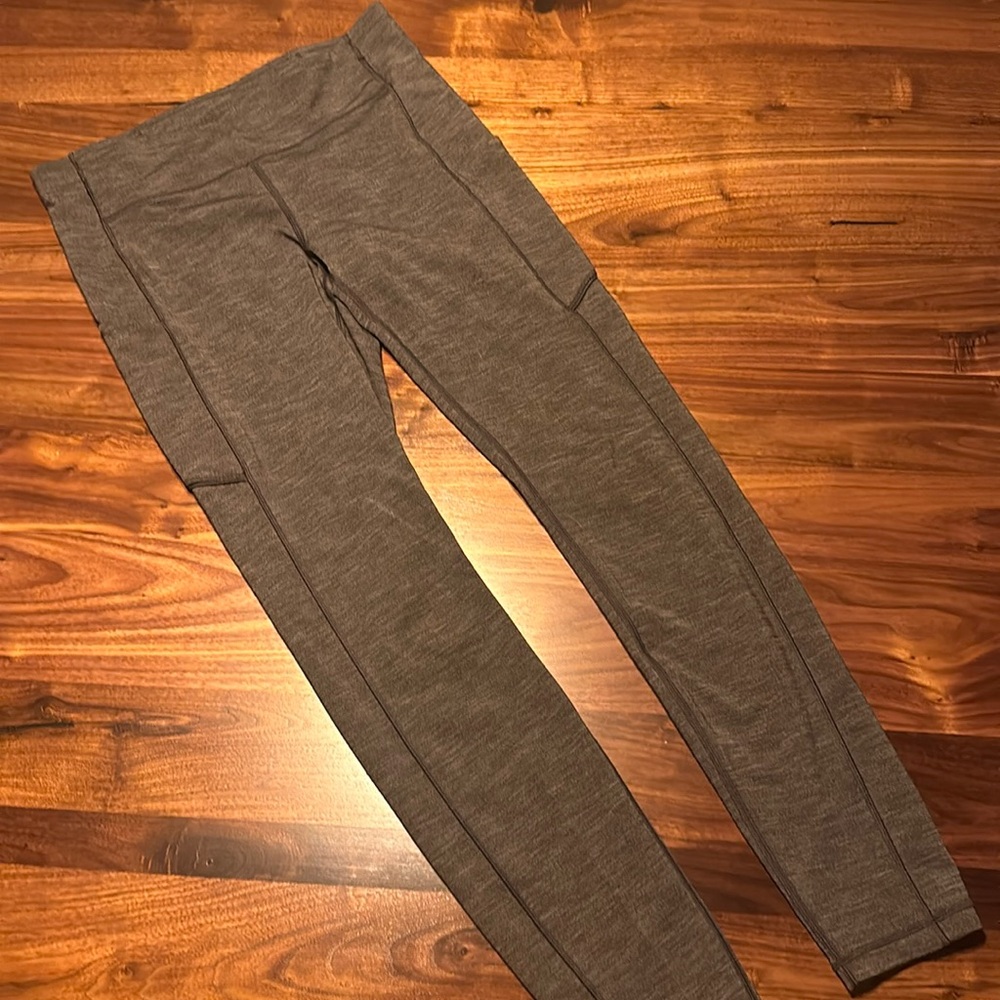 Lululemon leggings with pockets